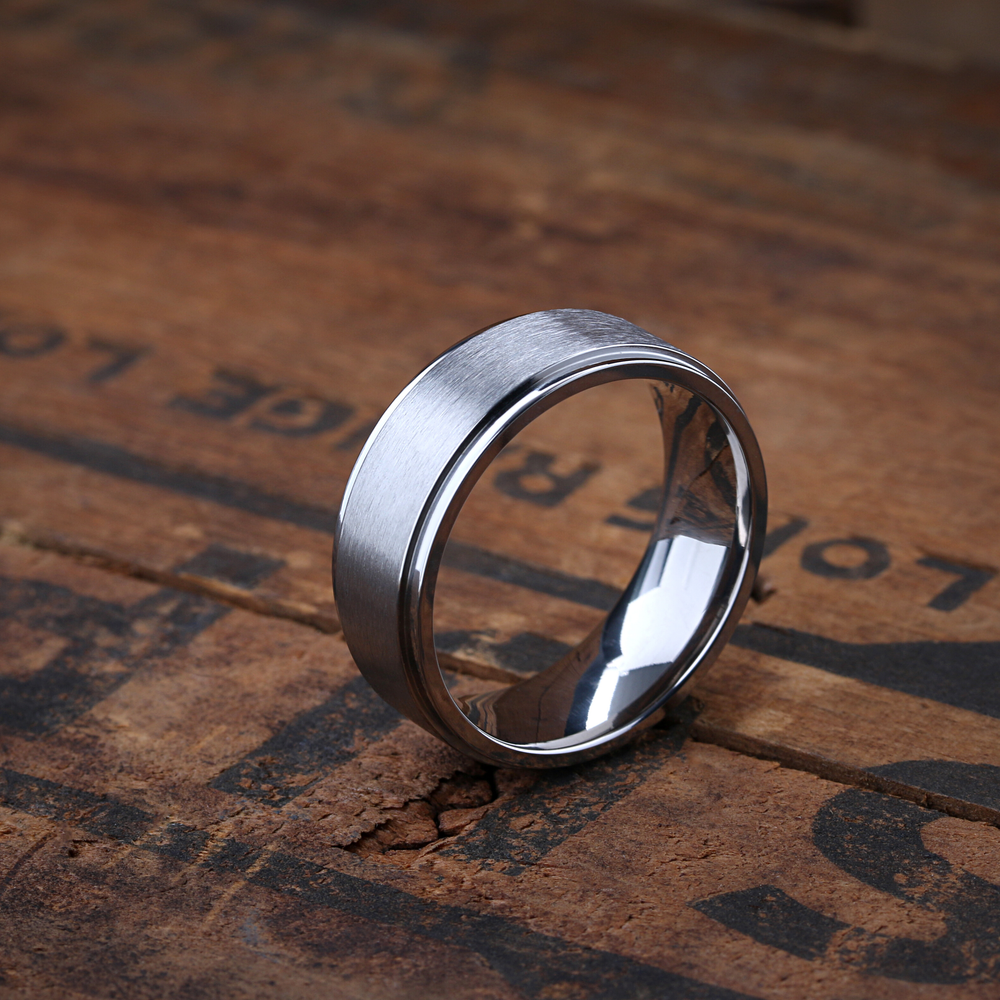 8mm Titanium Ring With Polished Outer Edges and a Matte Center