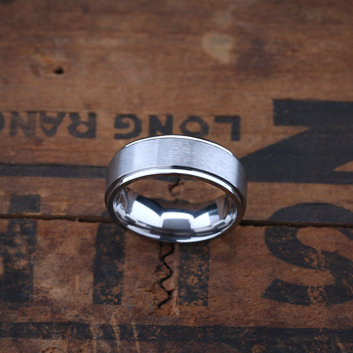 8mm Titanium Ring With Polished Outer Edges and a Matte Center