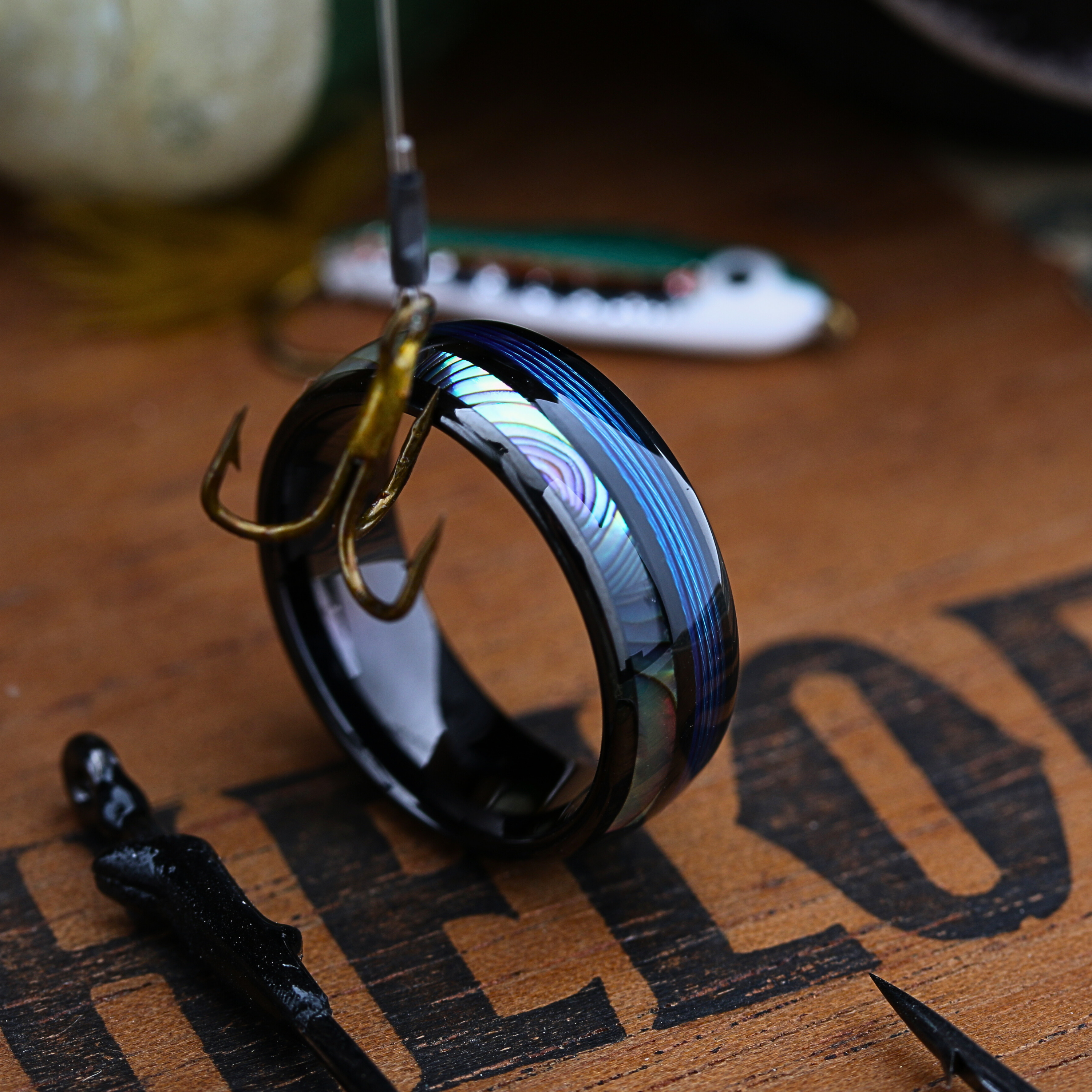 Seablue Catch - Men's Wedding Band With Blue Fishing Line & Abalone