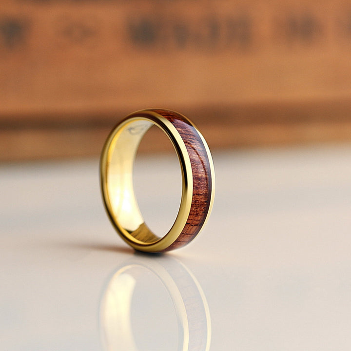 Men's Yellow Gold Wedding Band With Wood